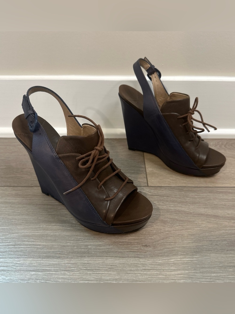 Womens 10 Crosby Derek Lam Size 8.5 Blue Brown Leather Slingback Wedge Sandals